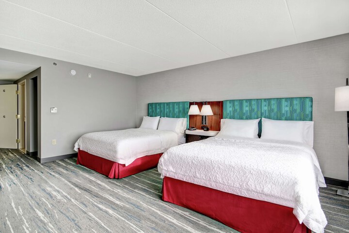 Basic Room 2 Queen Beds (16 of 16)