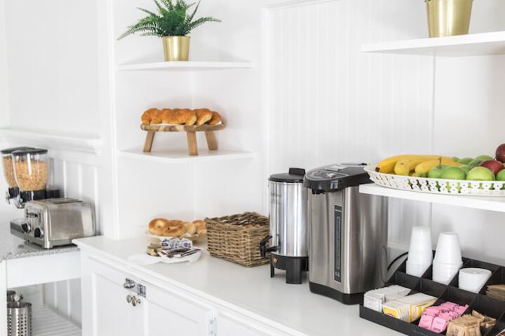 Breakfast/Coffee Service 6 of 69