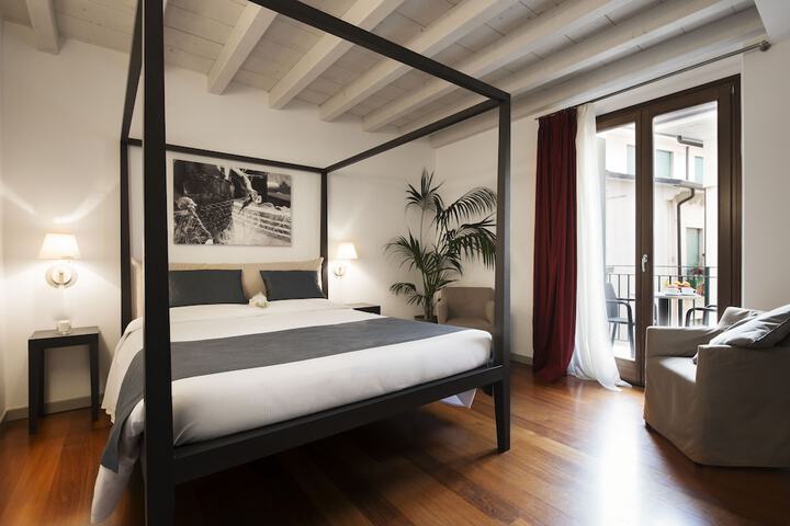 Room 3 of 42