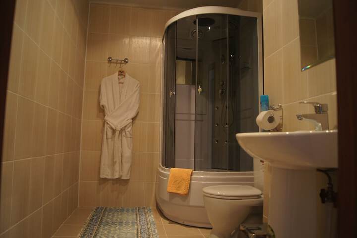 Room 15 of 21
