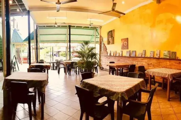 Dining 9 of 9
