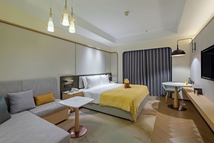 Room 18 of 65