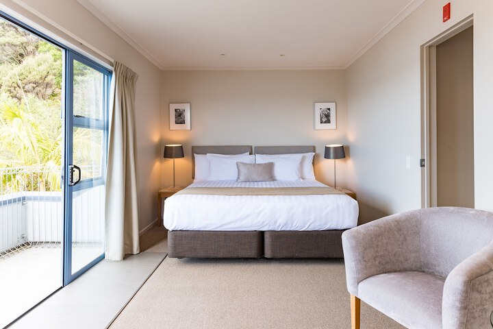 Room 17 of 100