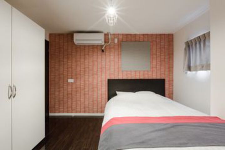 Room 89 of 182