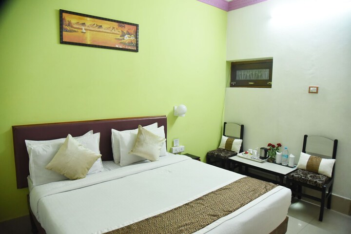 Room 5 of 13