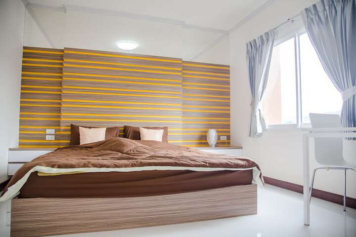 Room 8 of 24