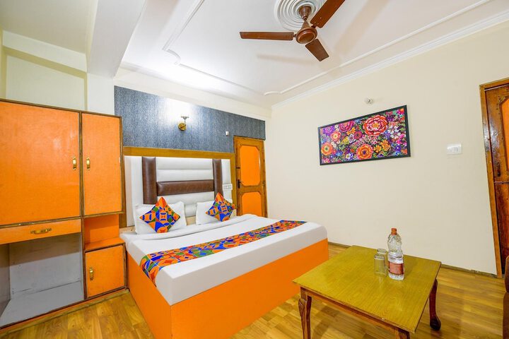 Room 10 of 25