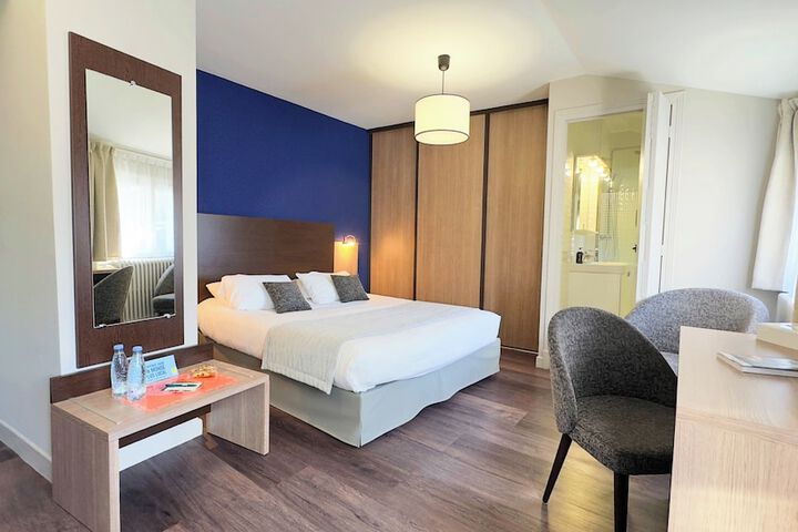 Room 14 of 33