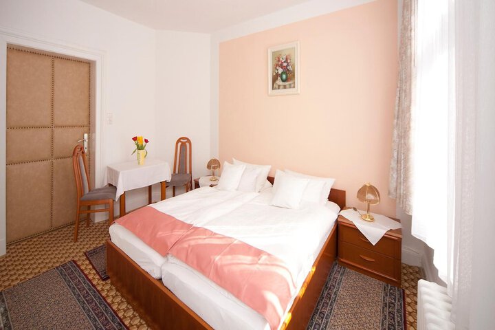 Room 5 of 39