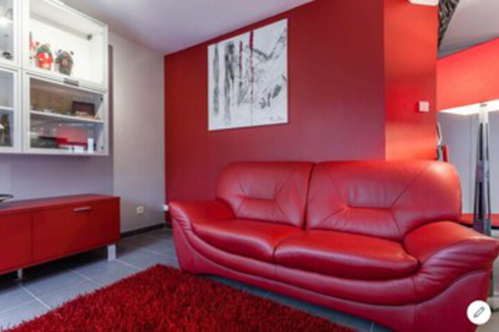 Room 10 of 30