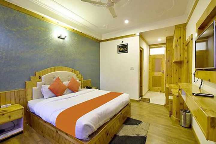Room 8 of 13