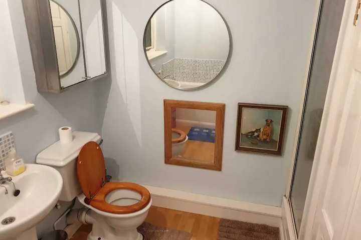 Room 11 of 23