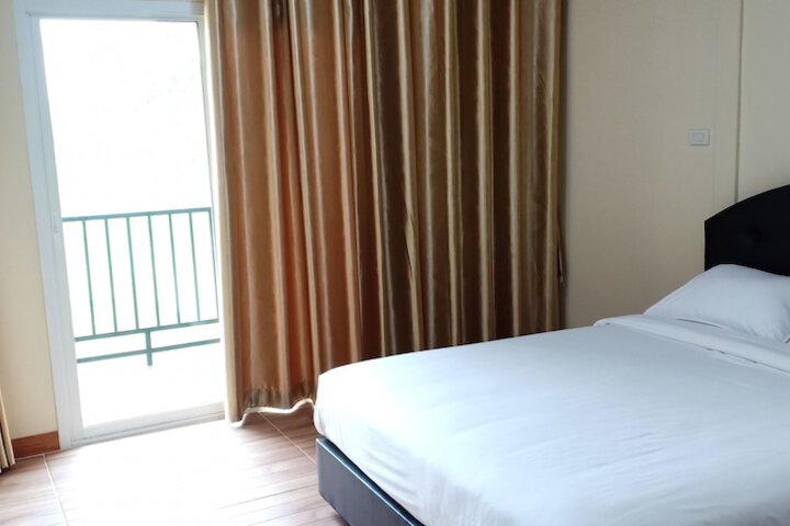 Room 8 of 22