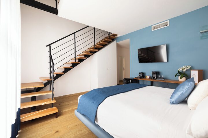 Room 34 of 77