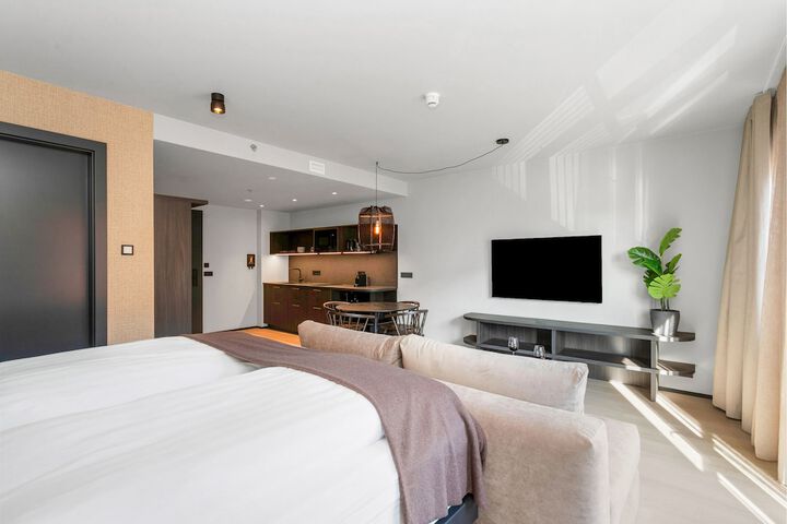 Room 14 of 48