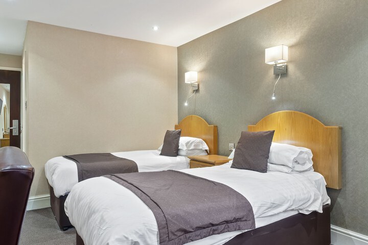 Room 15 of 60