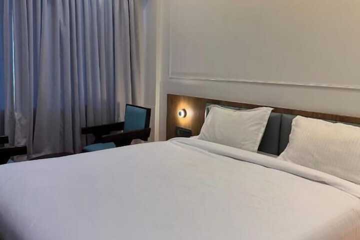 Room 12 of 36