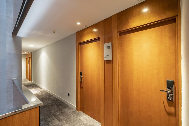 Ballroom/Hall 36 of 45