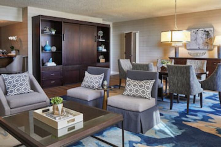 Room 40 of 285