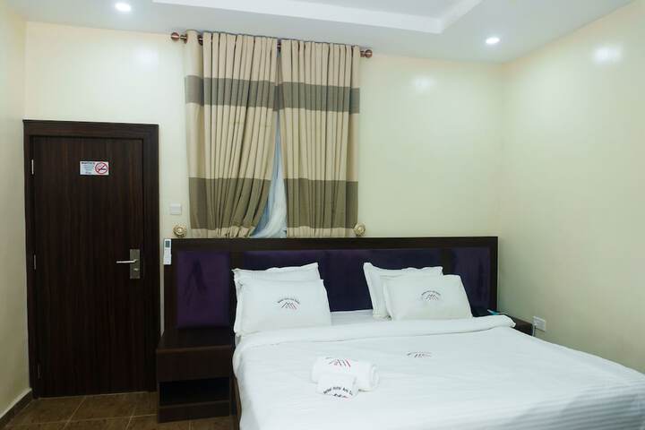 Room 11 of 26