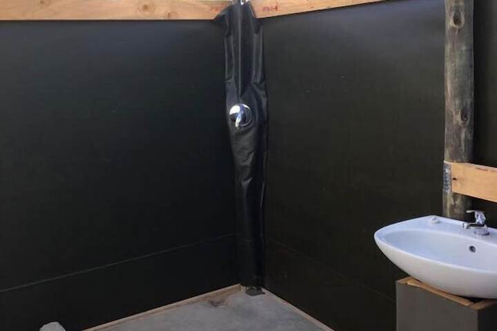 Room 8 of 28