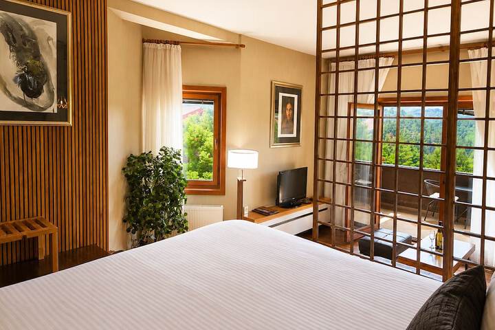 Room 27 of 109