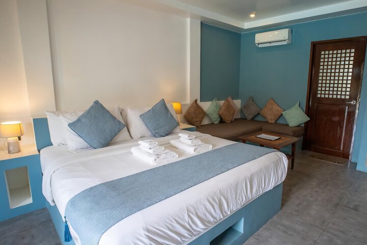 Room 15 of 120
