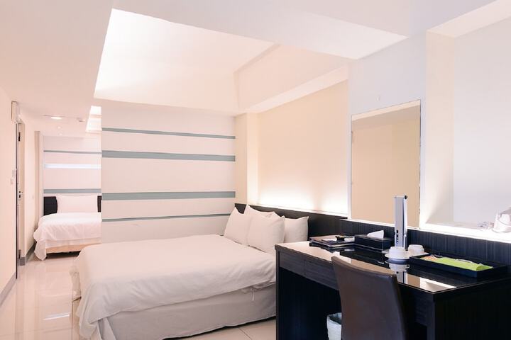 Room 12 of 37