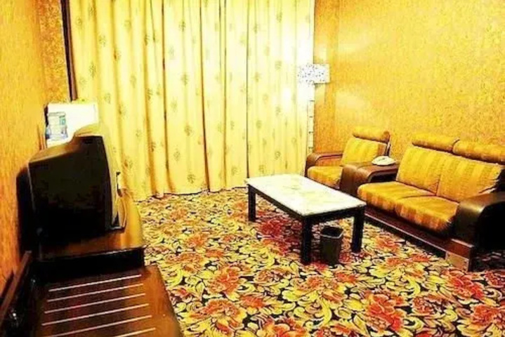 Room 4 of 19