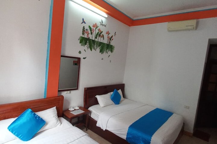 Room 10 of 43