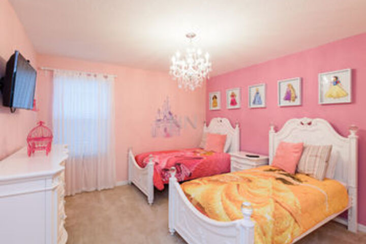 Room 303 of 687