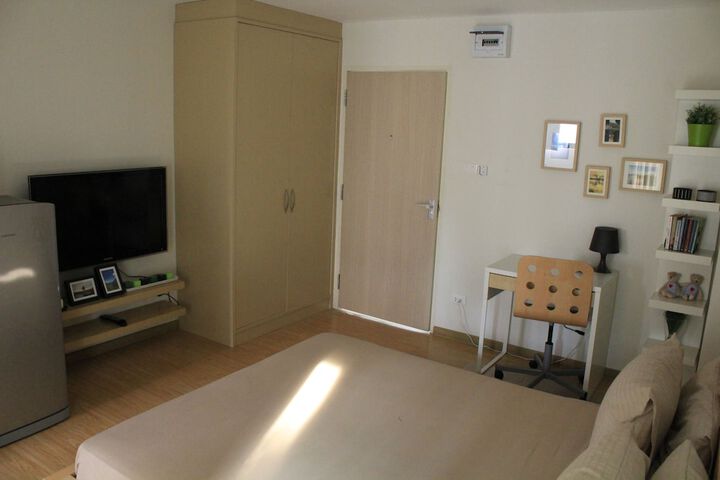 Room 3 of 42