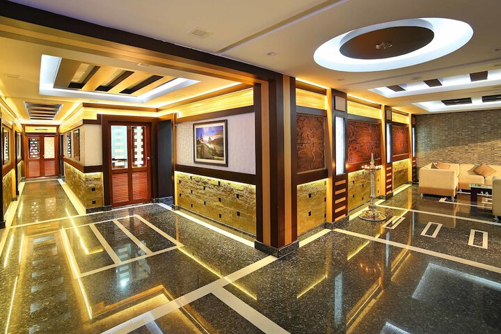 Entrance & Lobby
