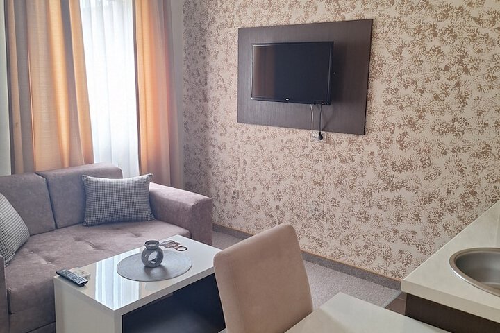 Room 13 of 32