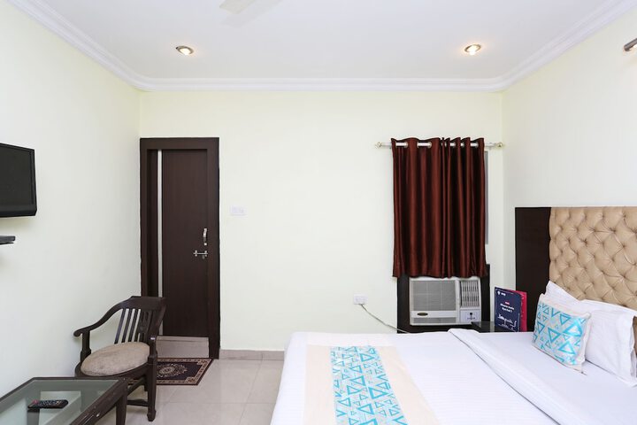 Room 3 of 13