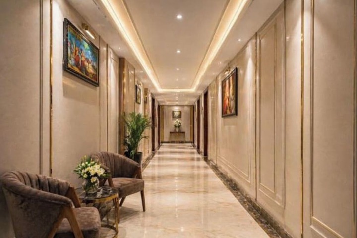 Entrance & Lobby