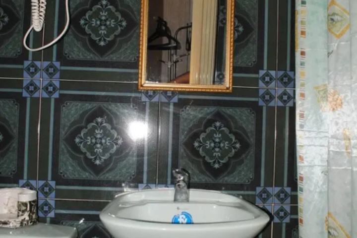 Room 9 of 14
