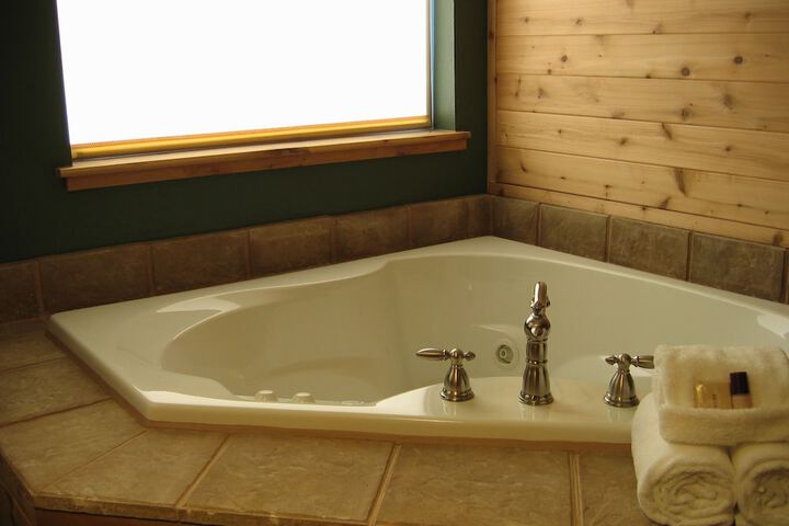 Hot Tub 56 of 85