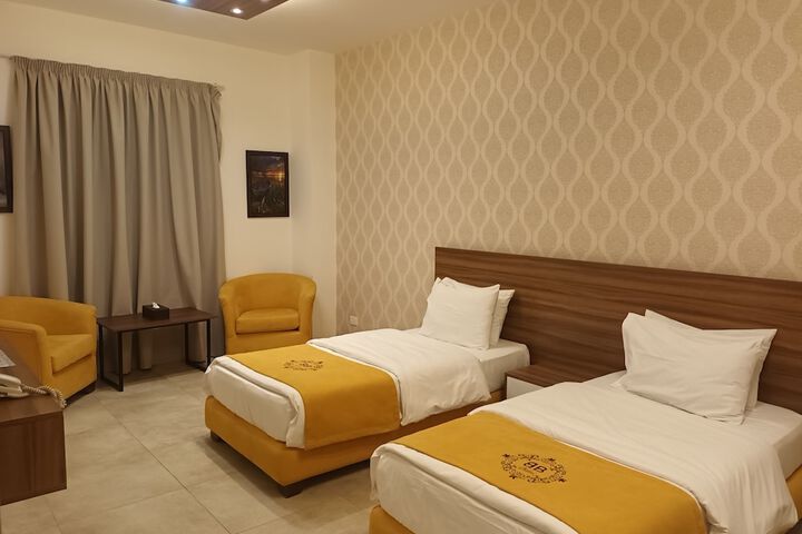 Room 13 of 29
