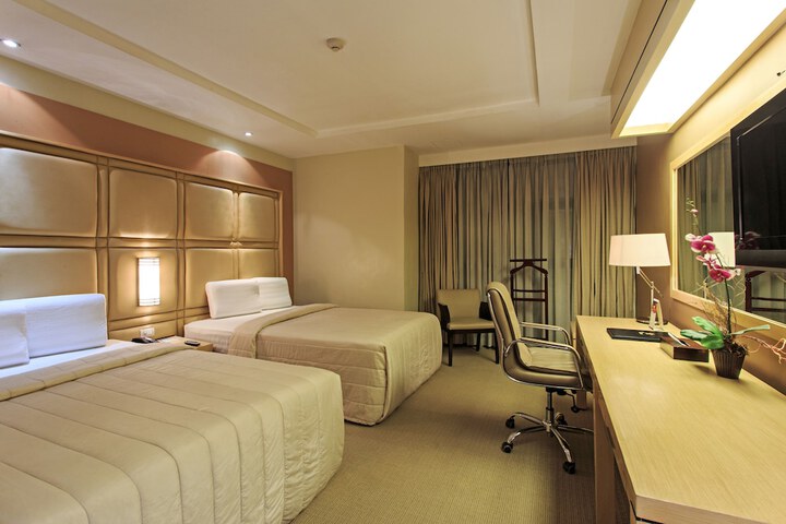 Room 14 of 77
