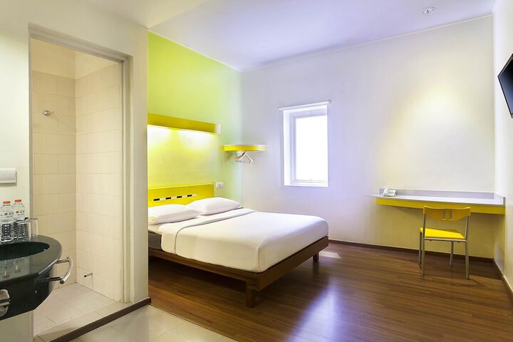 Room 7 of 24