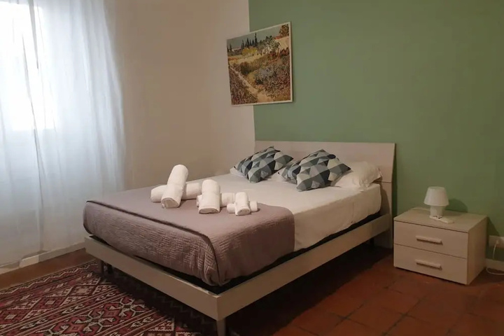 Room 5 of 17