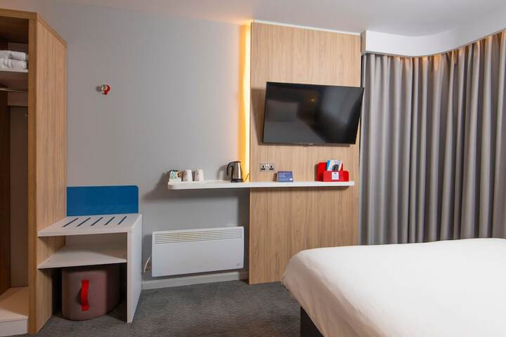 Room 15 of 51