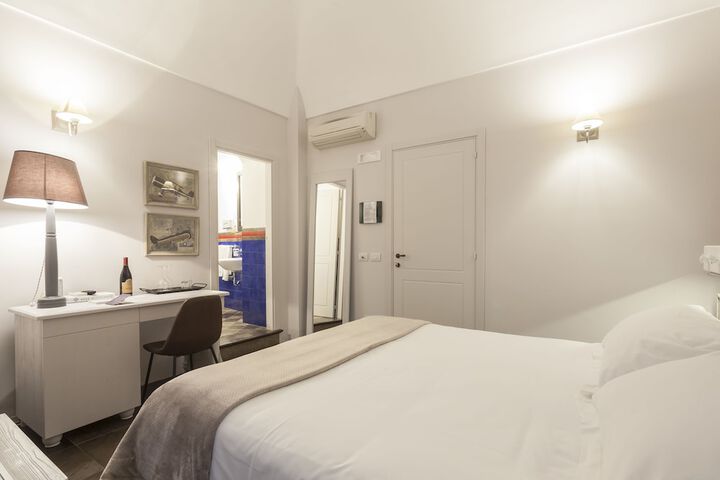 Room 18 of 101