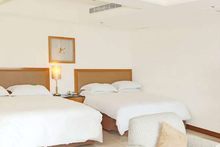 Room 8 of 23