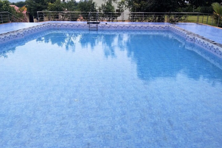 Pool 30 of 60