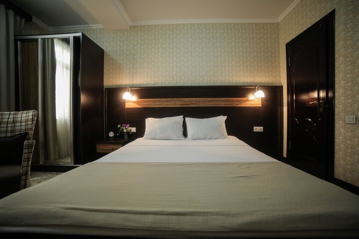 Room 9 of 44