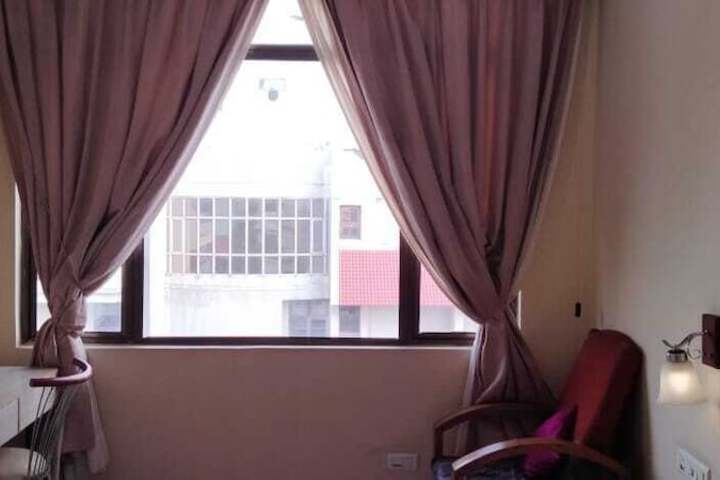 Room 6 of 33