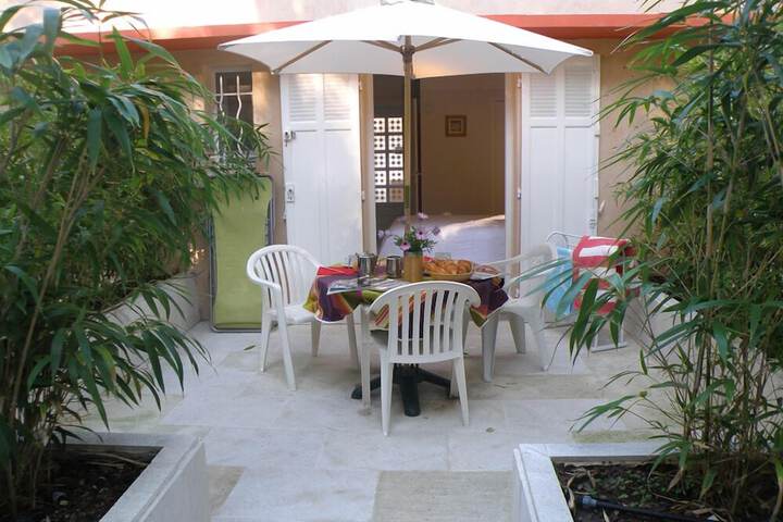 Terrace/Patio 8 of 33