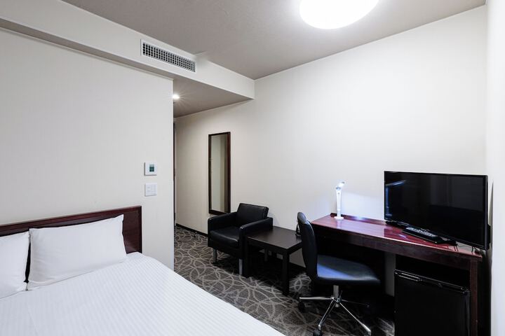 Room 9 of 46